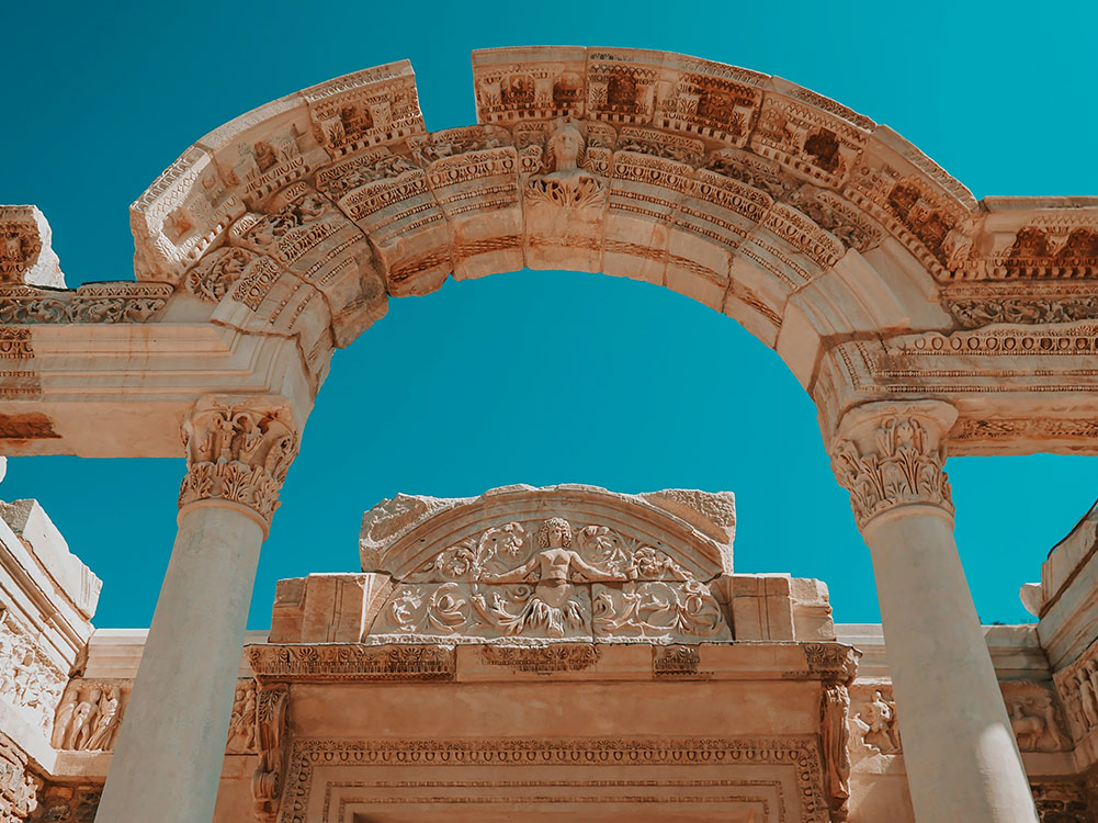 Hadrian Tapınağı